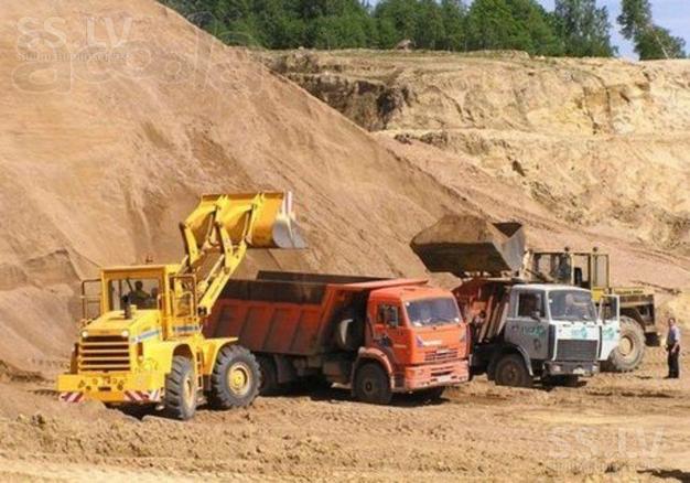 Продажа и доставка строительного песка, щебень, грунт.